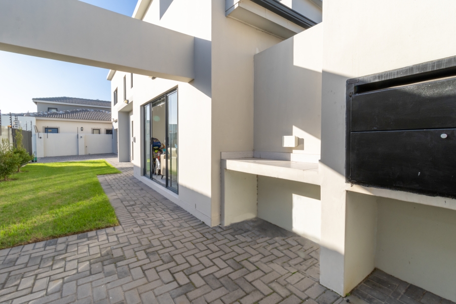 3 Bedroom Property for Sale in Parklands North Western Cape